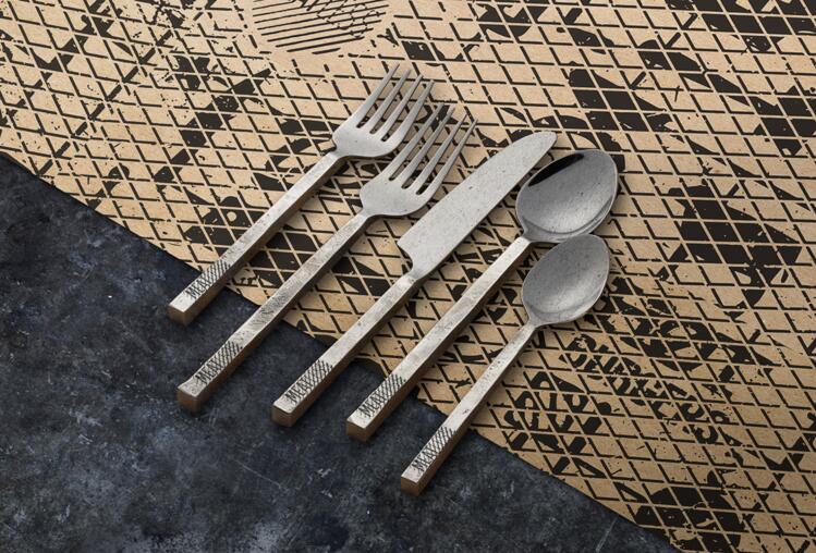 餐具